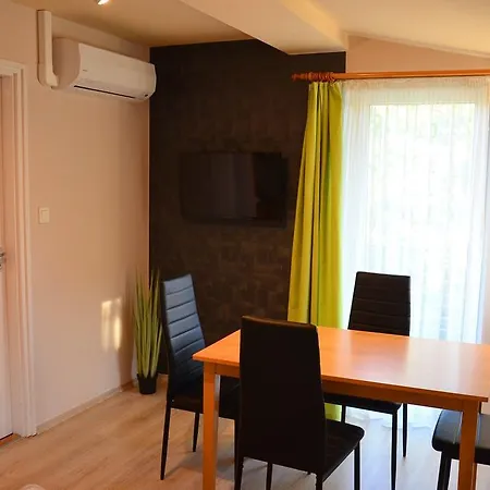 Apartman In - Balaton 19754